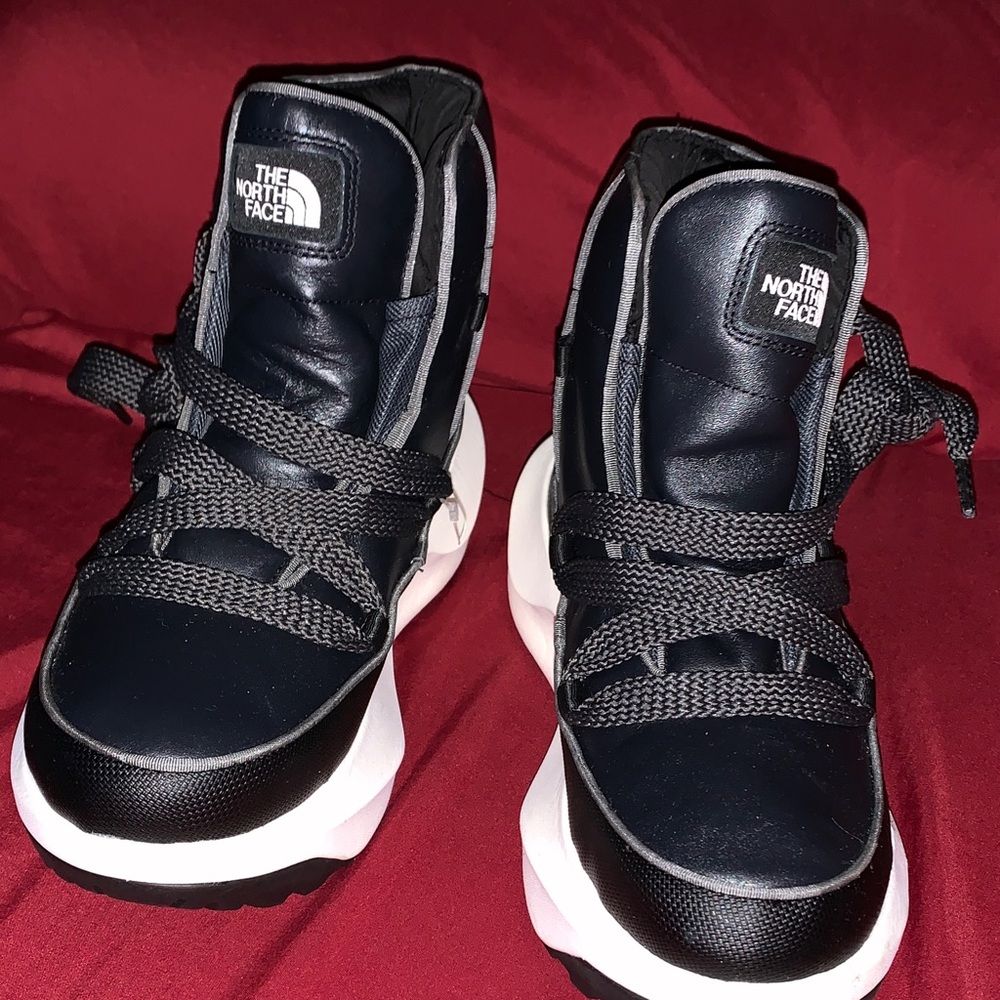 The North Face Black and White Halseigh Thermoball boot